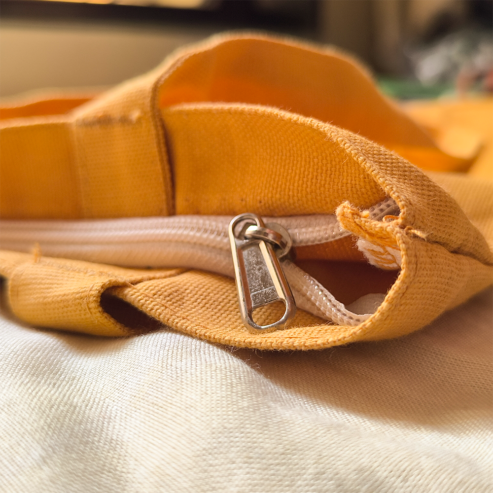 Love Blooms - Zipper Totebag